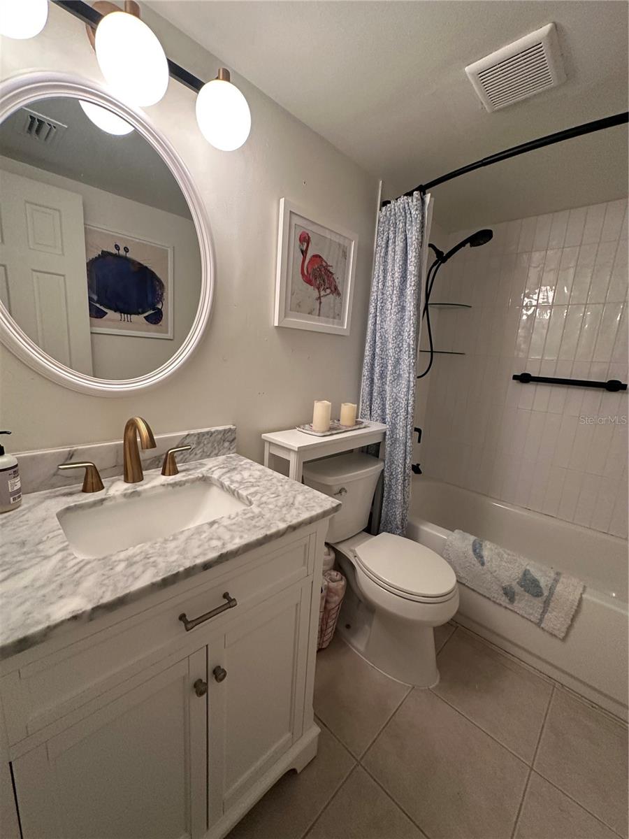 Image 6 of 46 For 3800 Saxon Drive B13