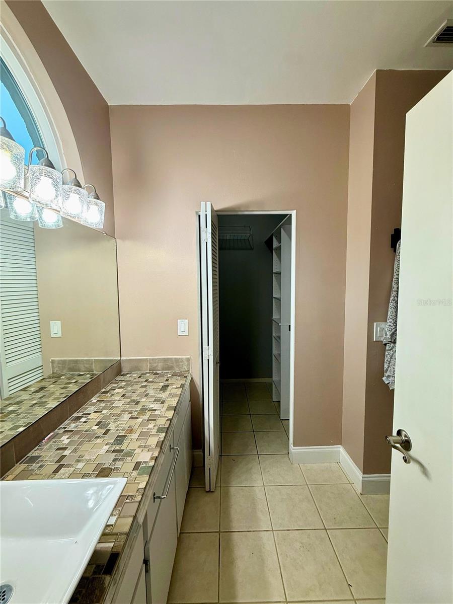 Image 17 of 41 For 8714 Imperial Court