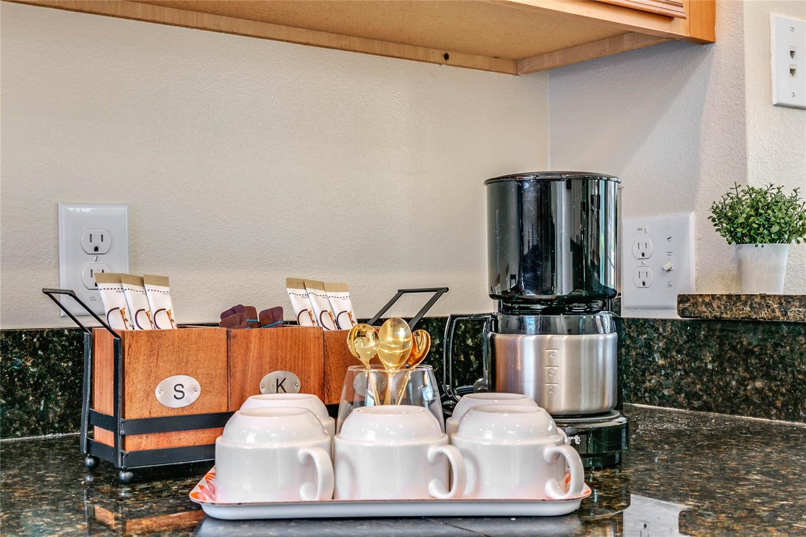 Image 22 of 31 For 2718 Corvette Lane