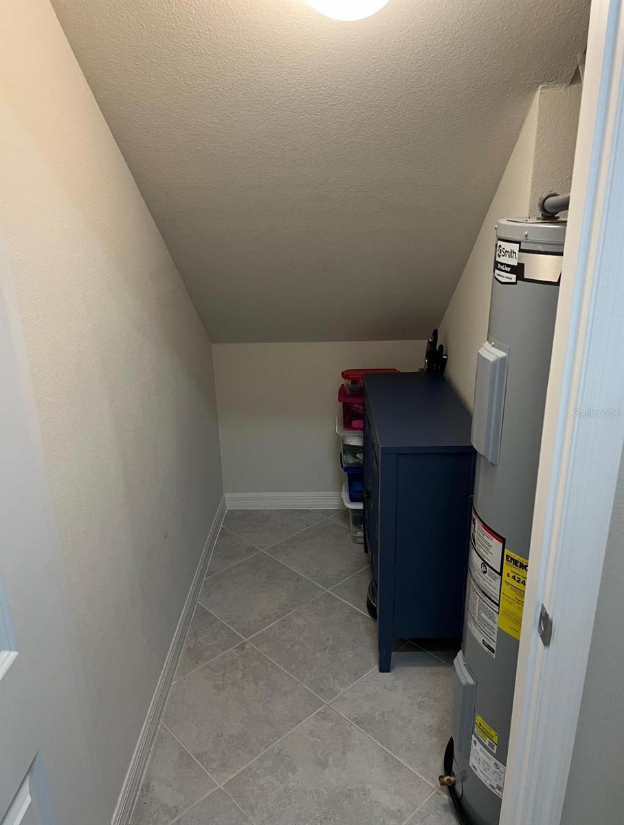 Image 12 of 40 For 2663 Mead Avenue