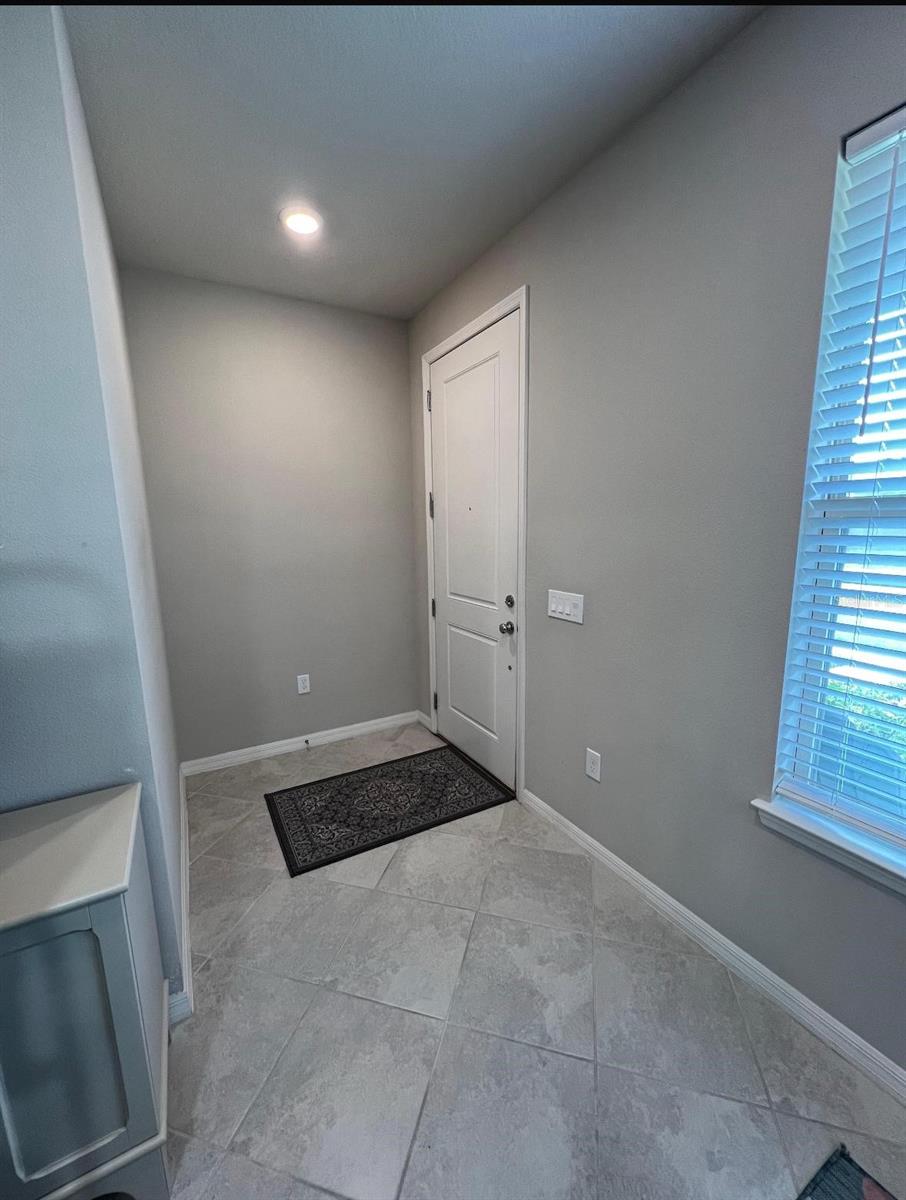 Image 3 of 40 For 2663 Mead Avenue