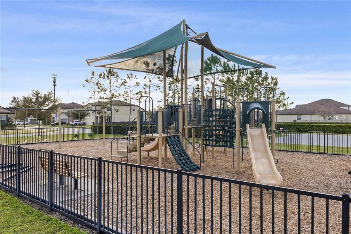 Image 36 of 40 For 2663 Mead Avenue