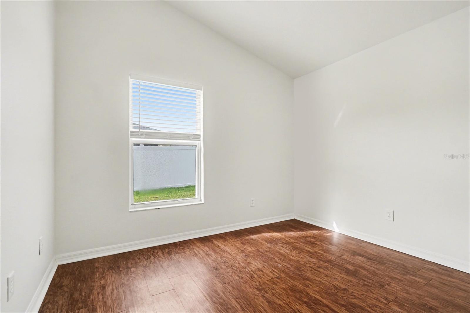 Image 14 of 15 For 2600 Deck Avenue