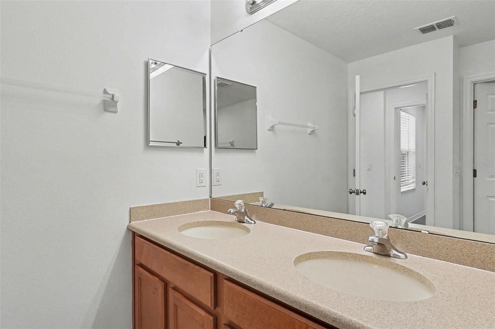 Image 11 of 16 For 16 Canterbury Bell Drive