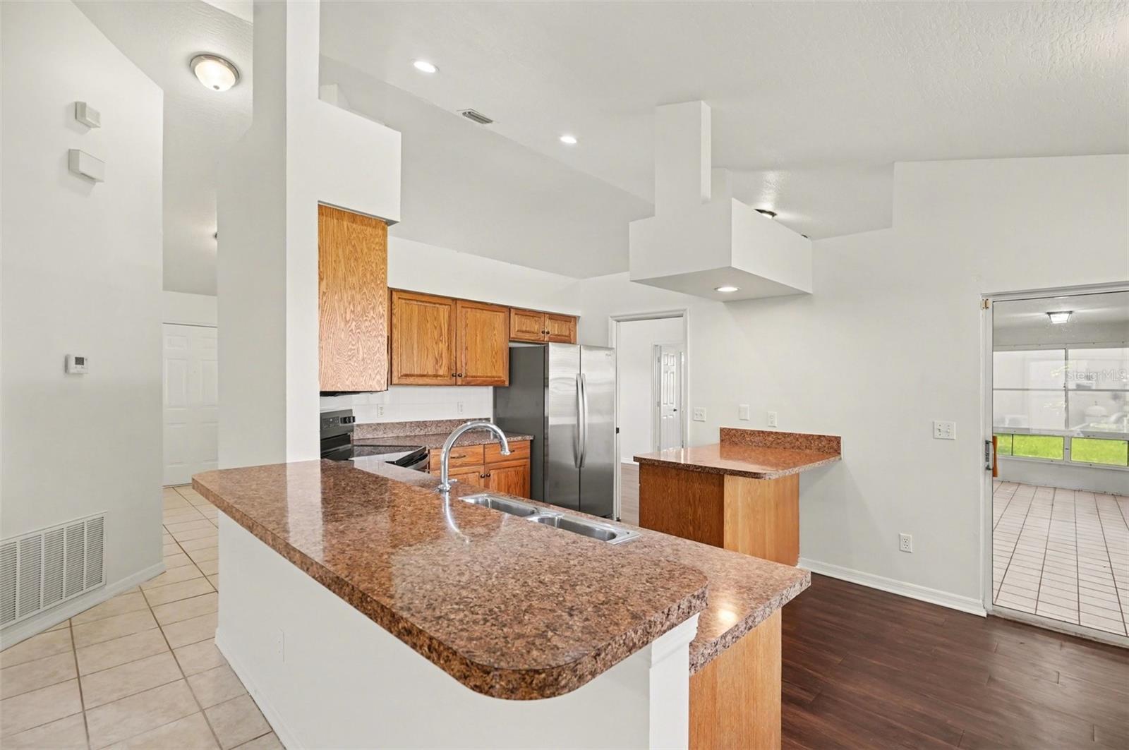 Image 12 of 25 For 3334 Lake View Circle