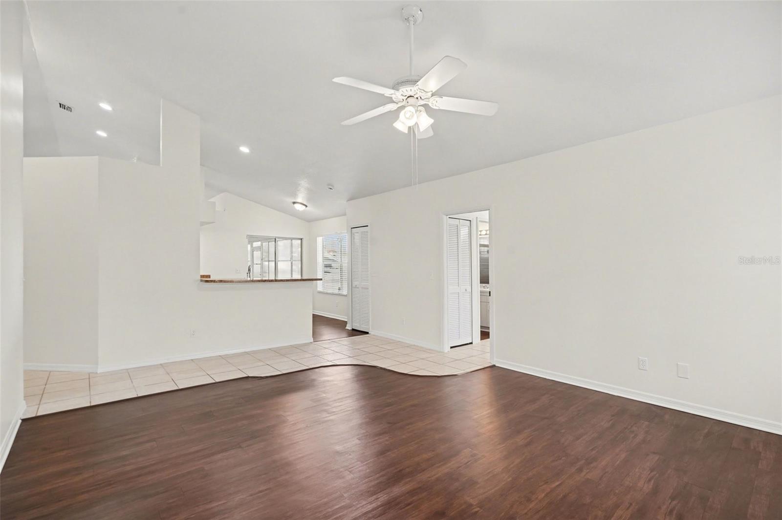 Image 15 of 25 For 3334 Lake View Circle