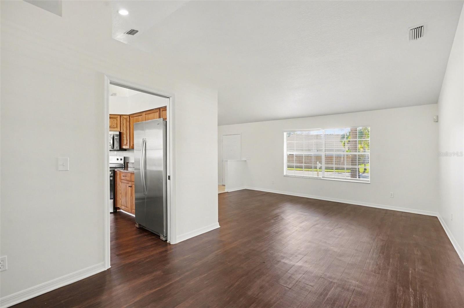 Image 20 of 25 For 3334 Lake View Circle