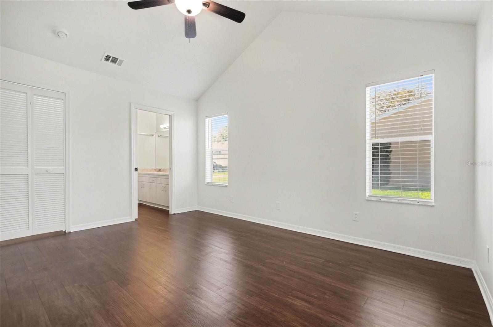 Image 9 of 25 For 3334 Lake View Circle