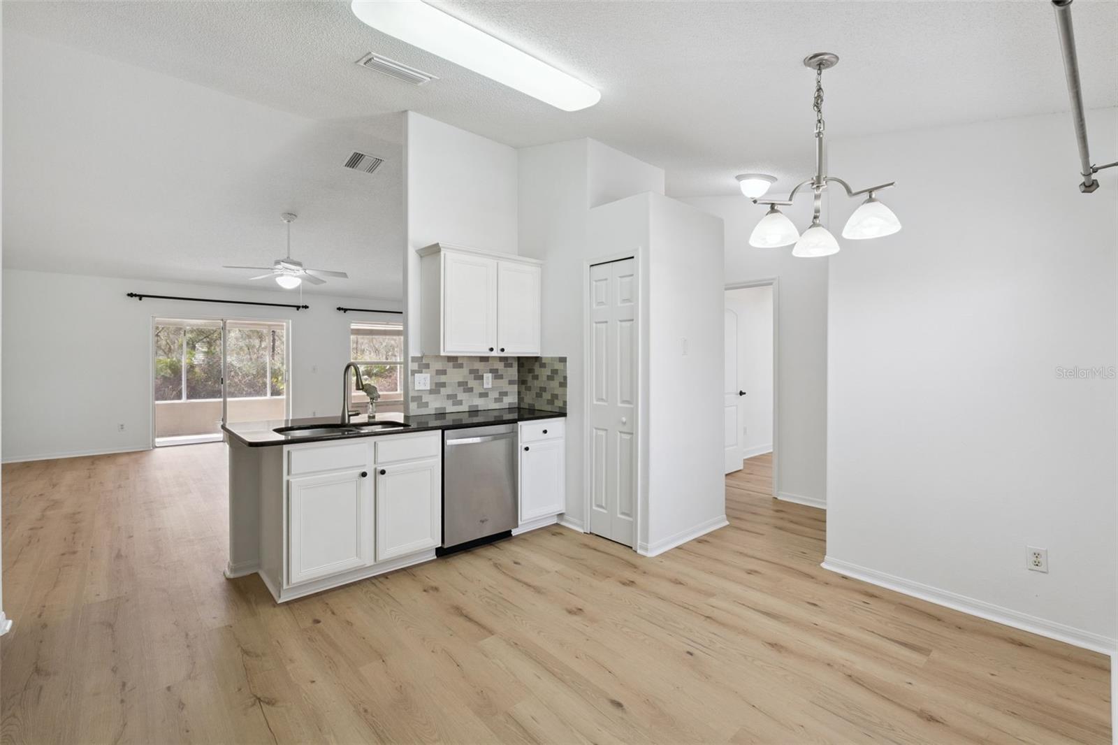 Image 8 of 41 For 13808 Riverpath Grove Drive