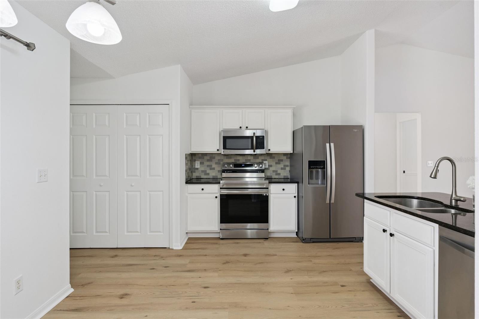 Image 9 of 41 For 13808 Riverpath Grove Drive