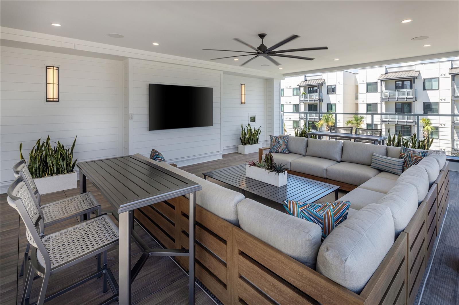 Image 17 of 68 For 5127 Tyson Avenue Th3