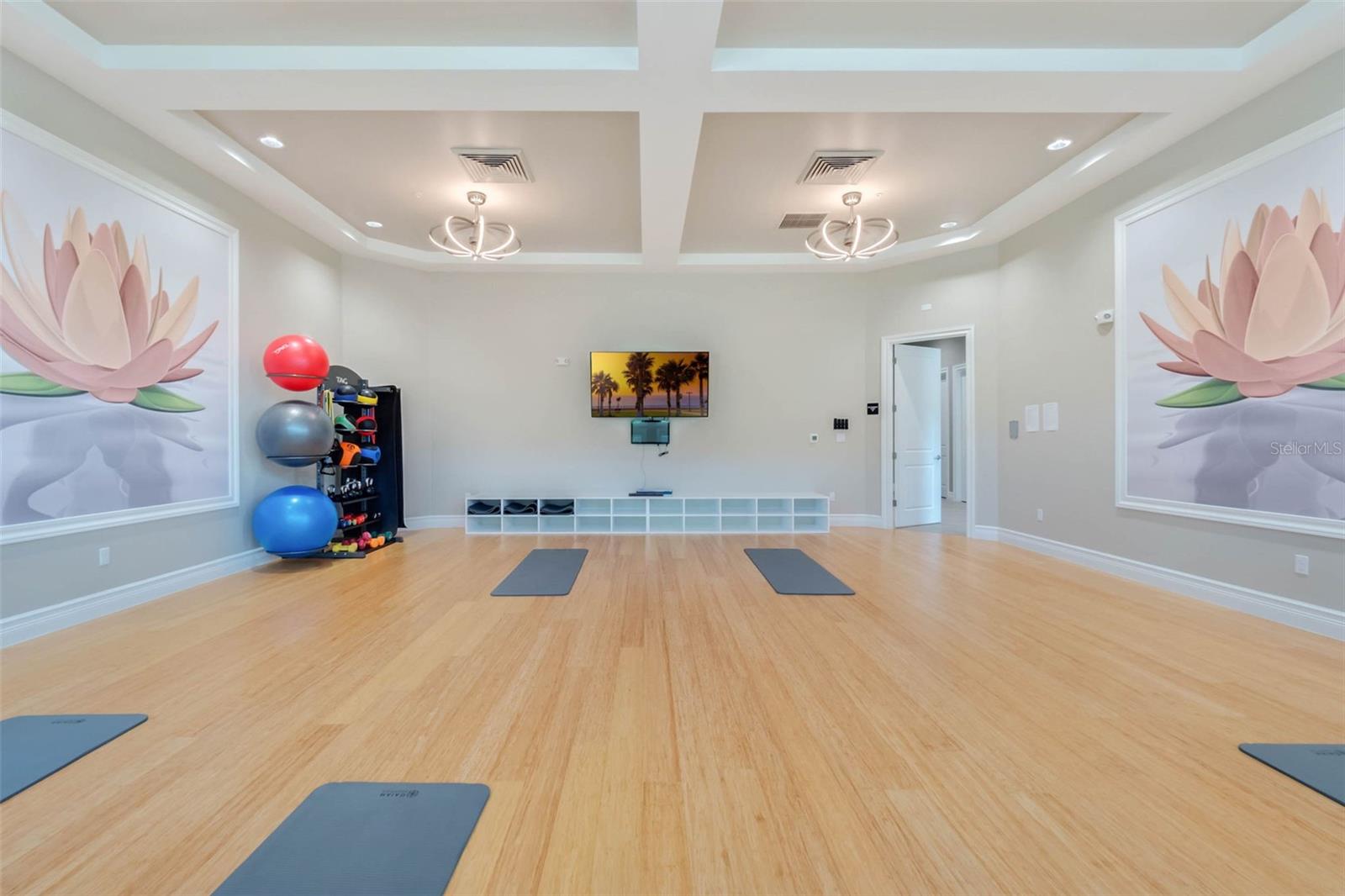 Image 58 of 75 For 17750 Blazing Star Circle