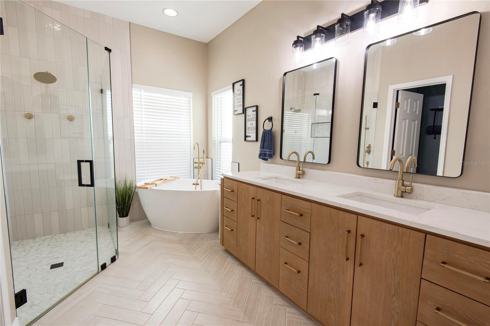 Image 12 of 37 For 23820 Hastings Way