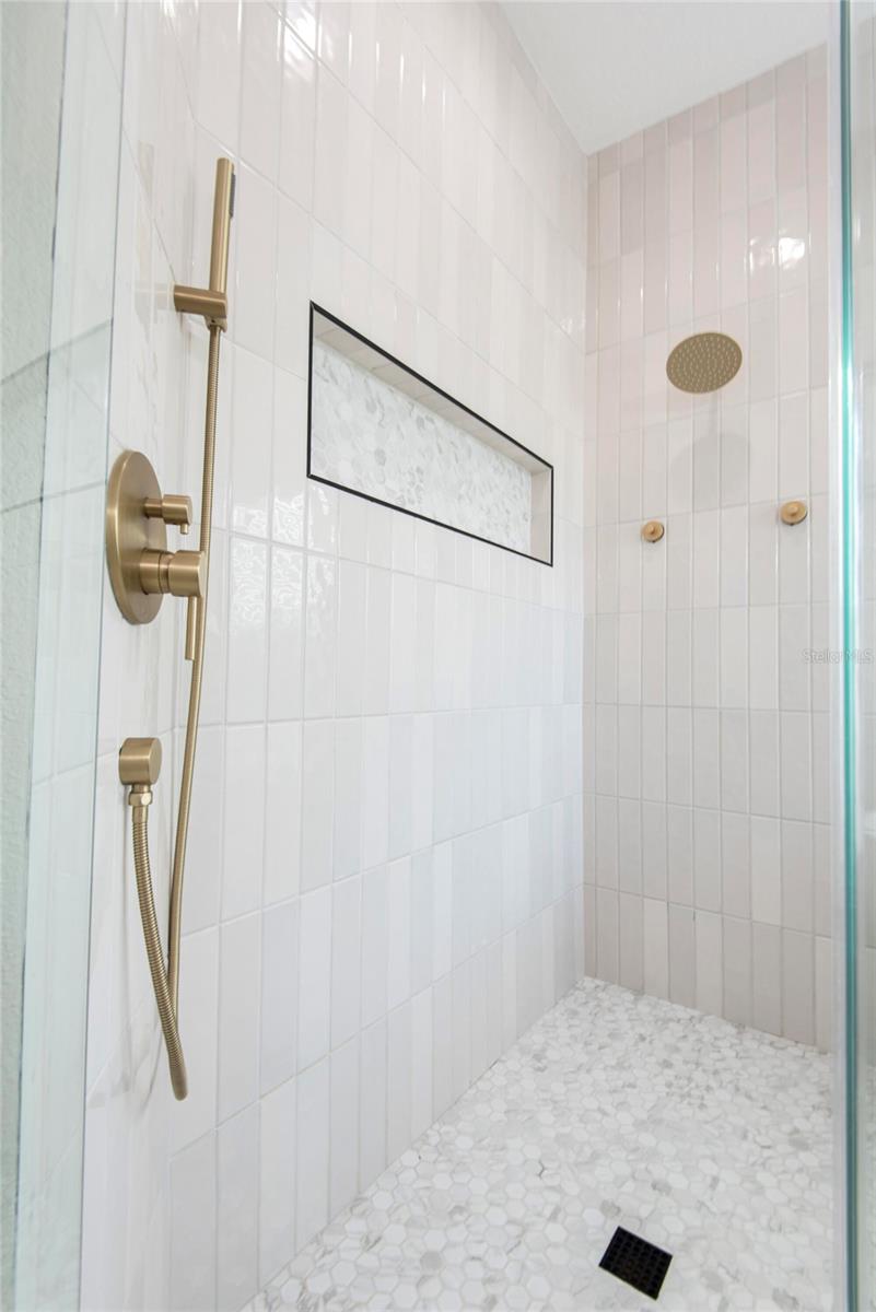 Image 13 of 37 For 23820 Hastings Way