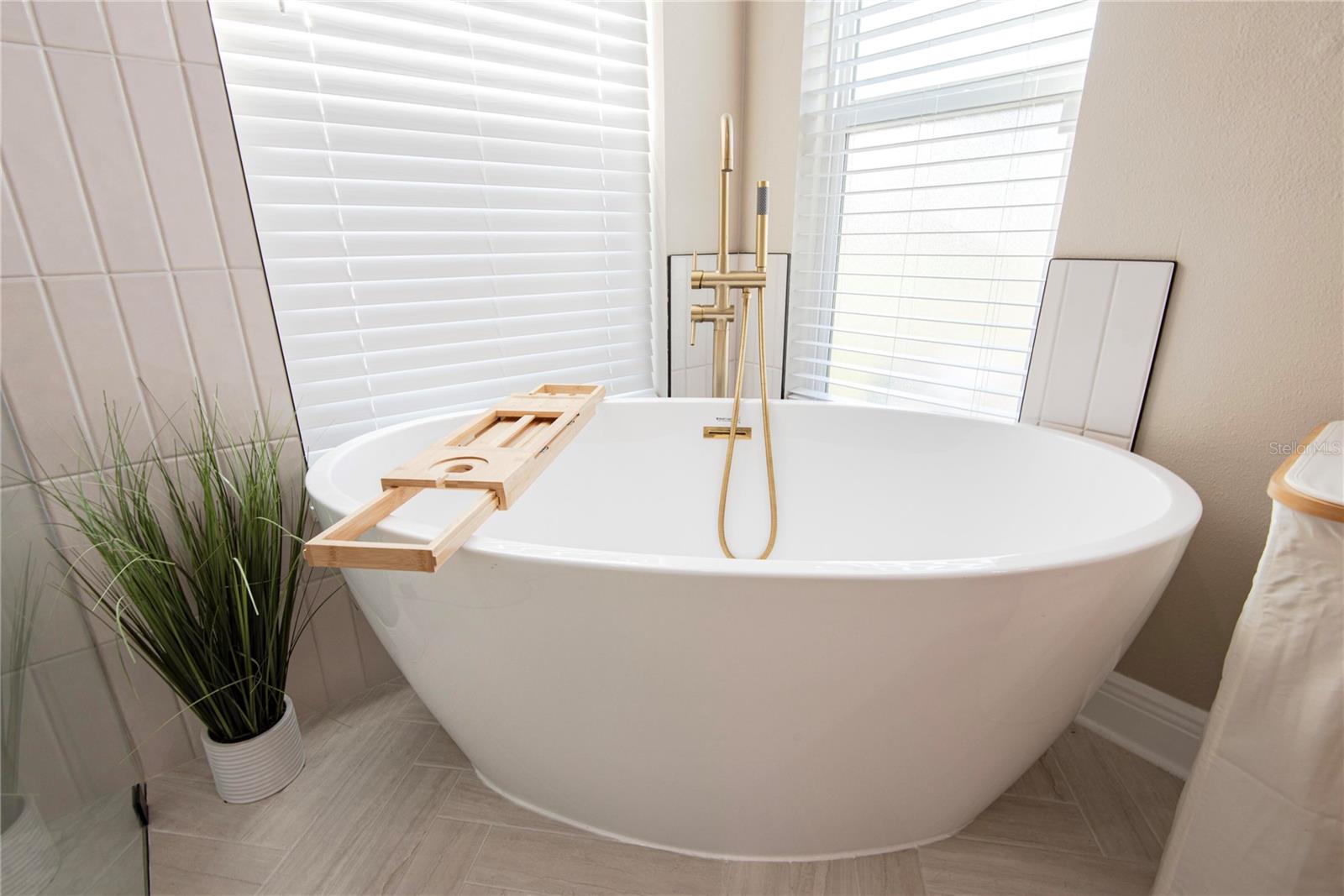 Image 14 of 37 For 23820 Hastings Way