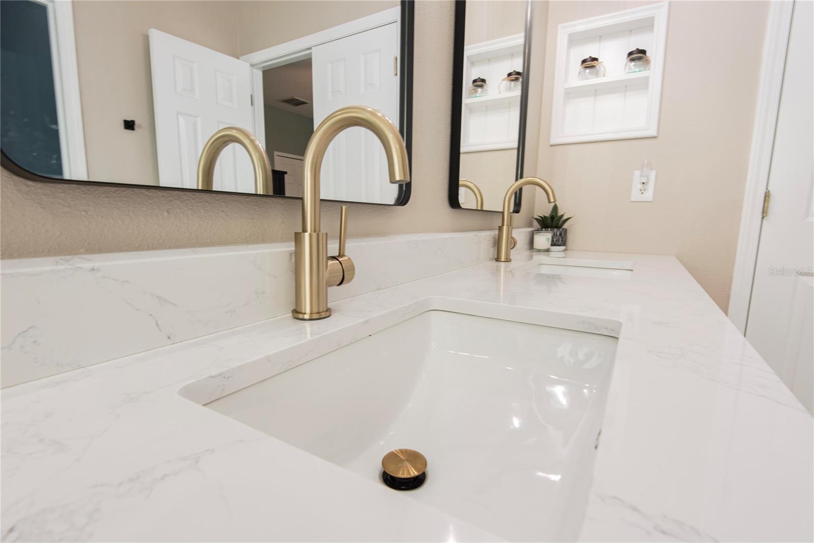 Image 15 of 37 For 23820 Hastings Way