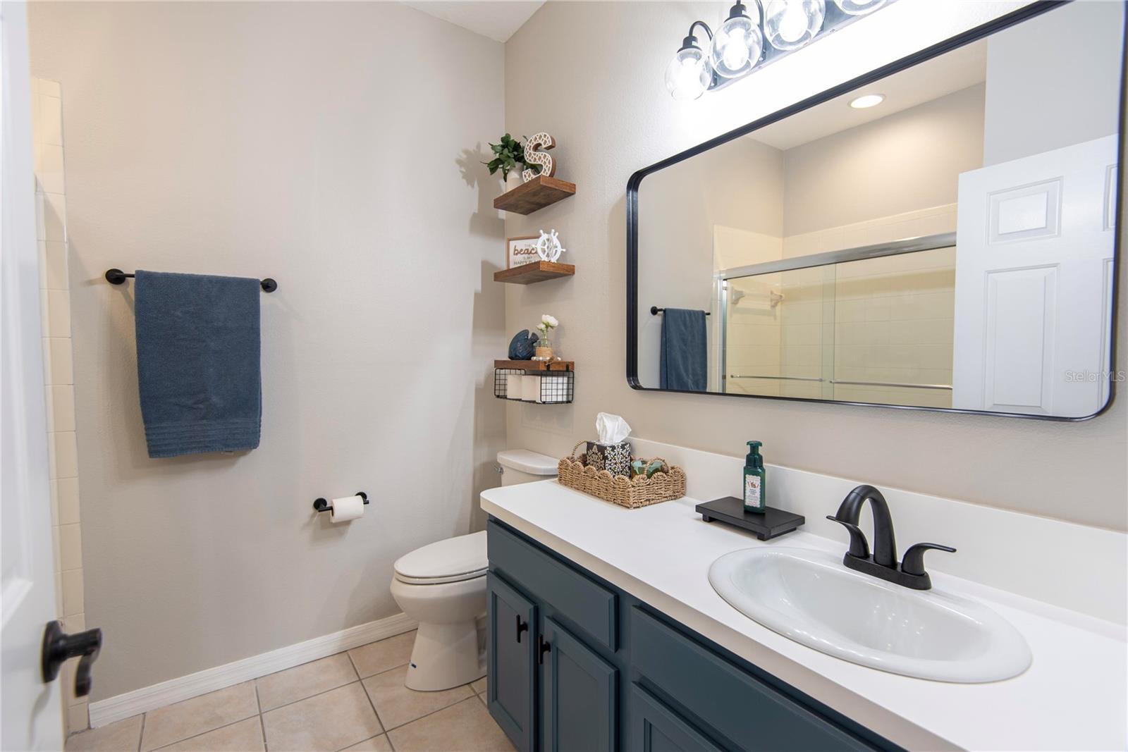 Image 23 of 37 For 23820 Hastings Way