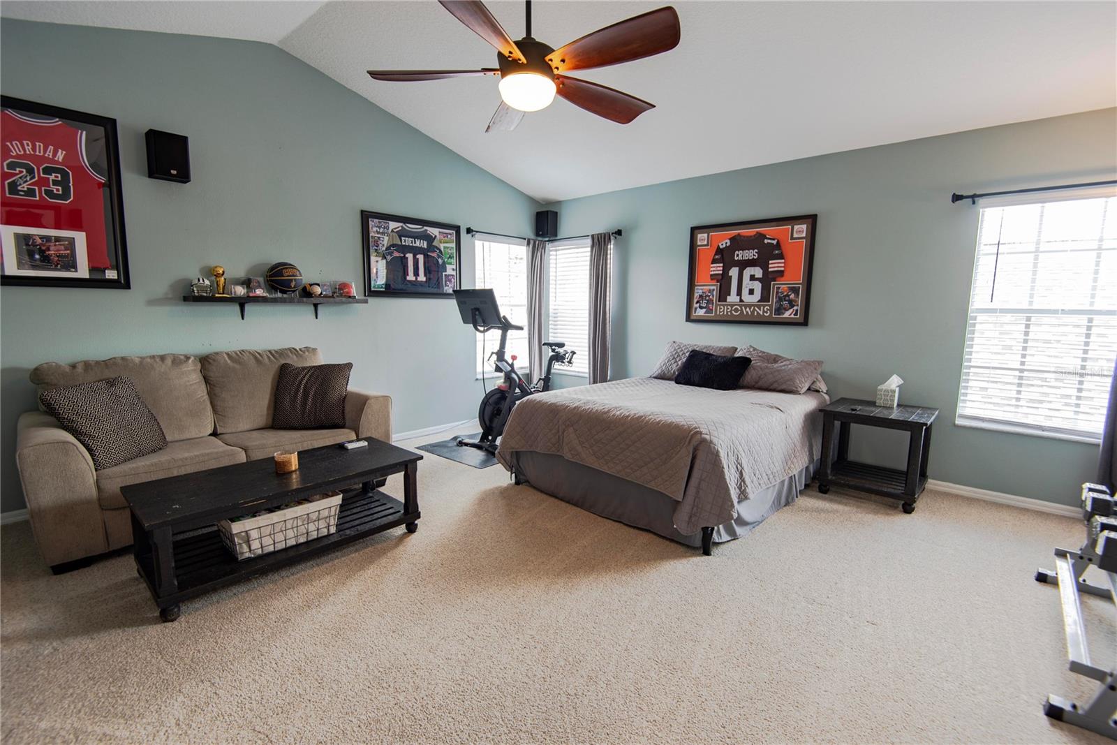 Image 27 of 37 For 23820 Hastings Way