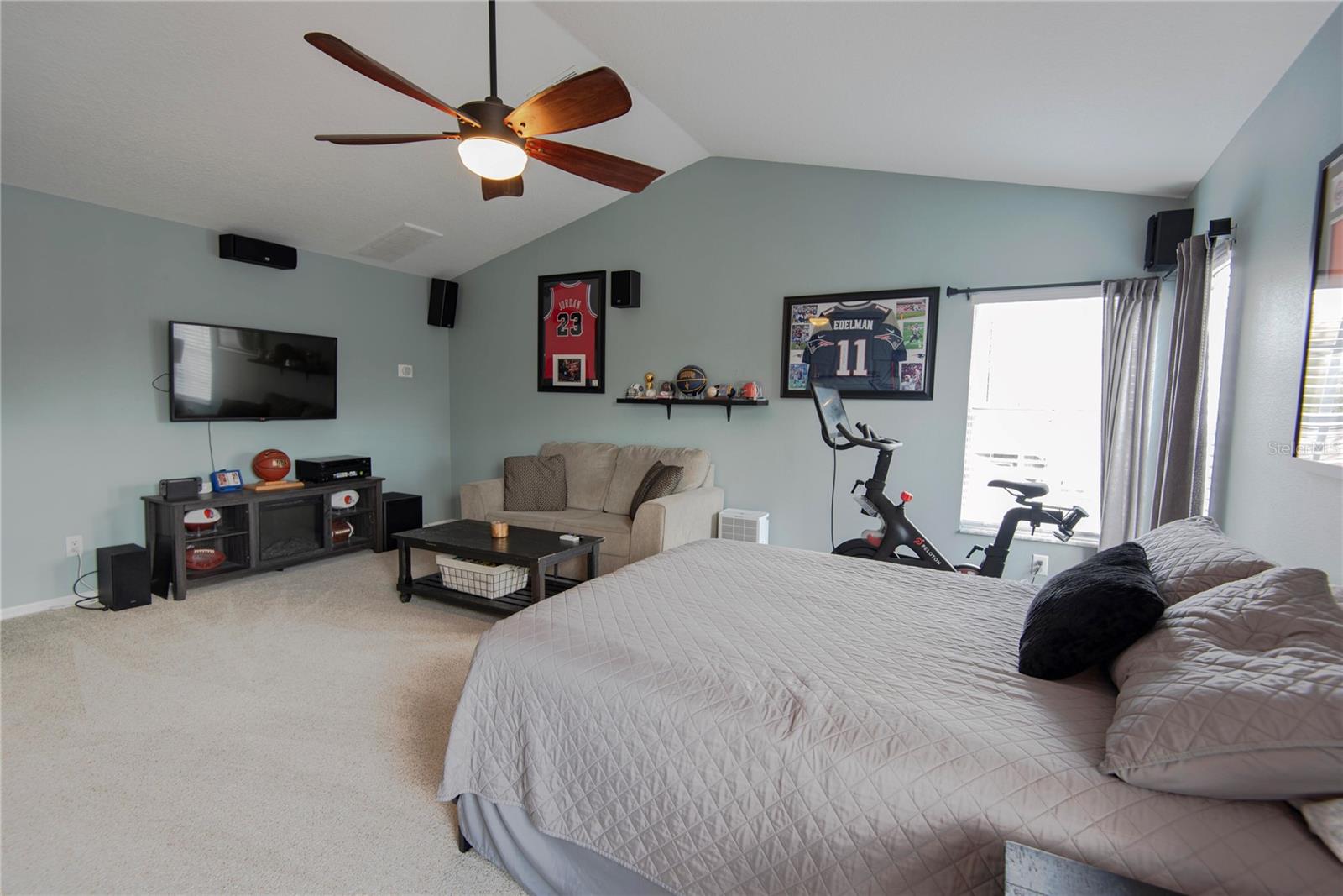 Image 28 of 37 For 23820 Hastings Way