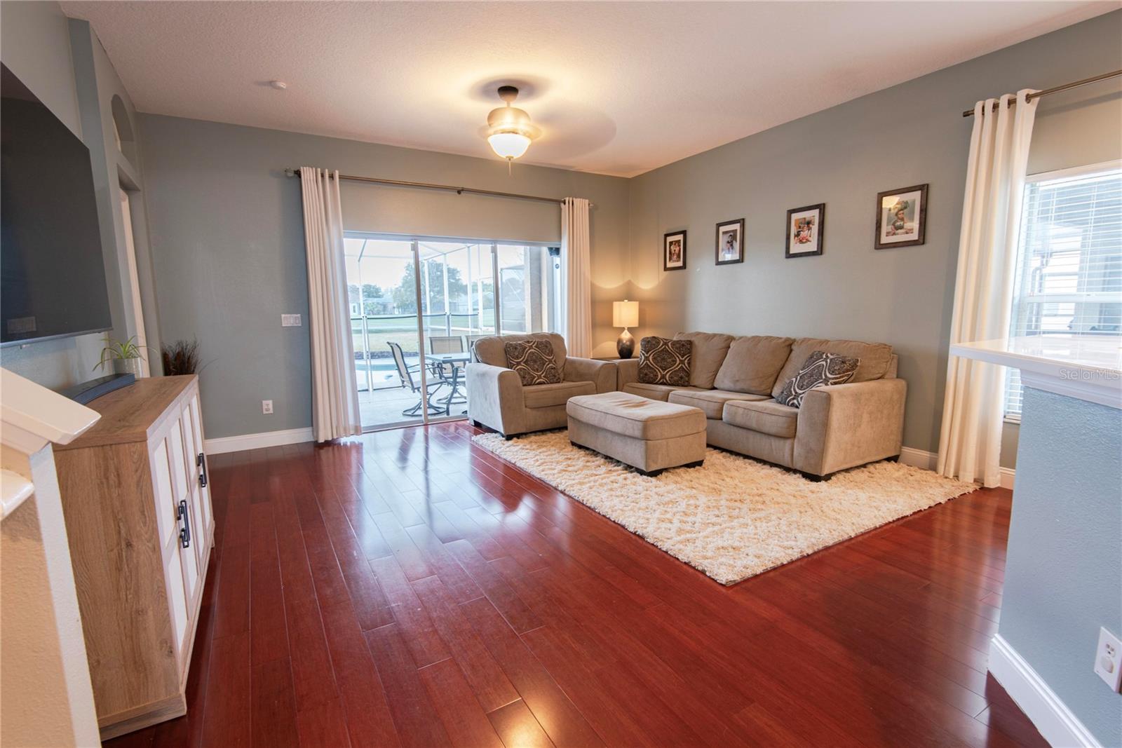 Image 7 of 37 For 23820 Hastings Way