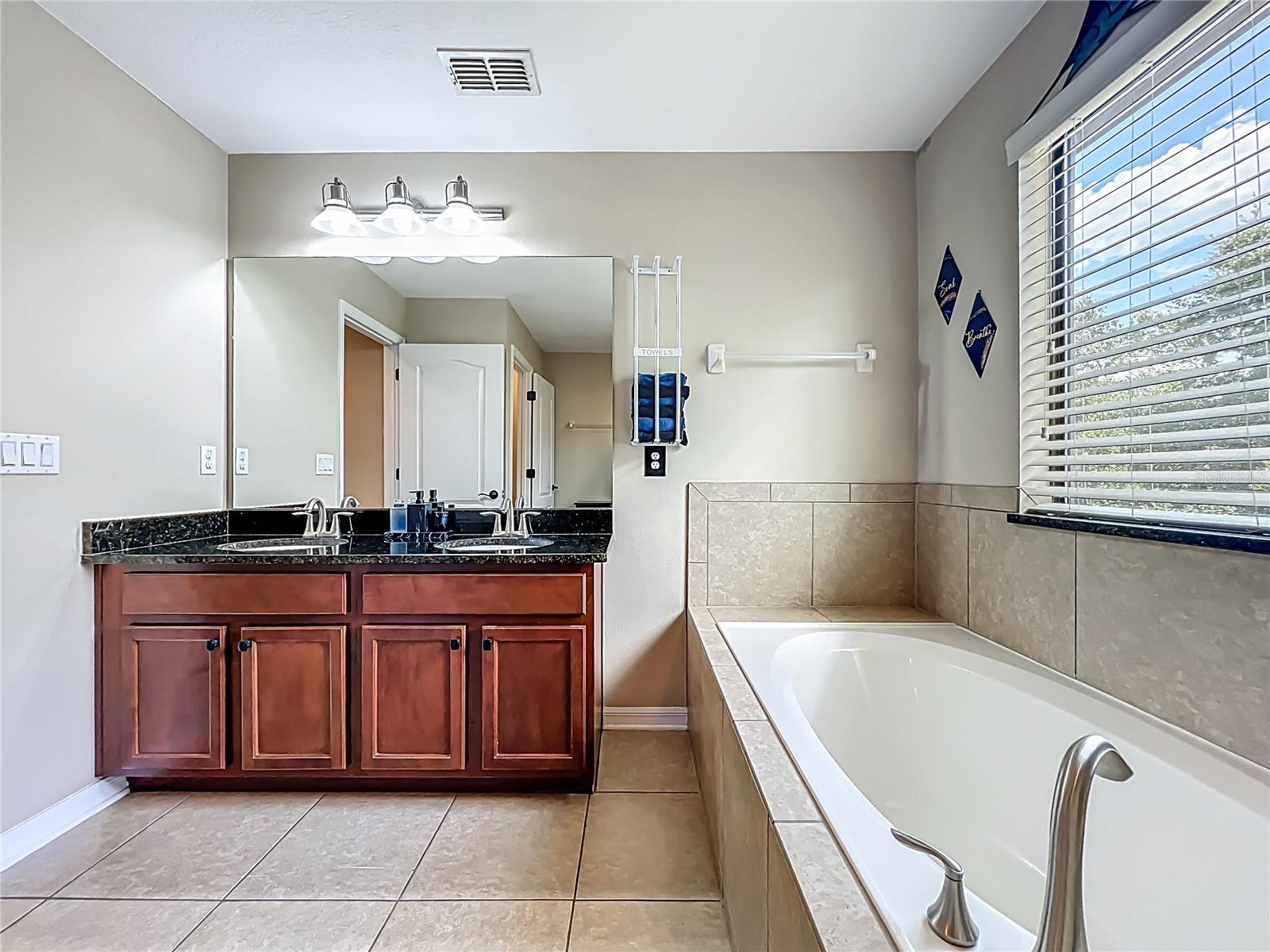 Image 15 of 43 For 10110 Armando Circle