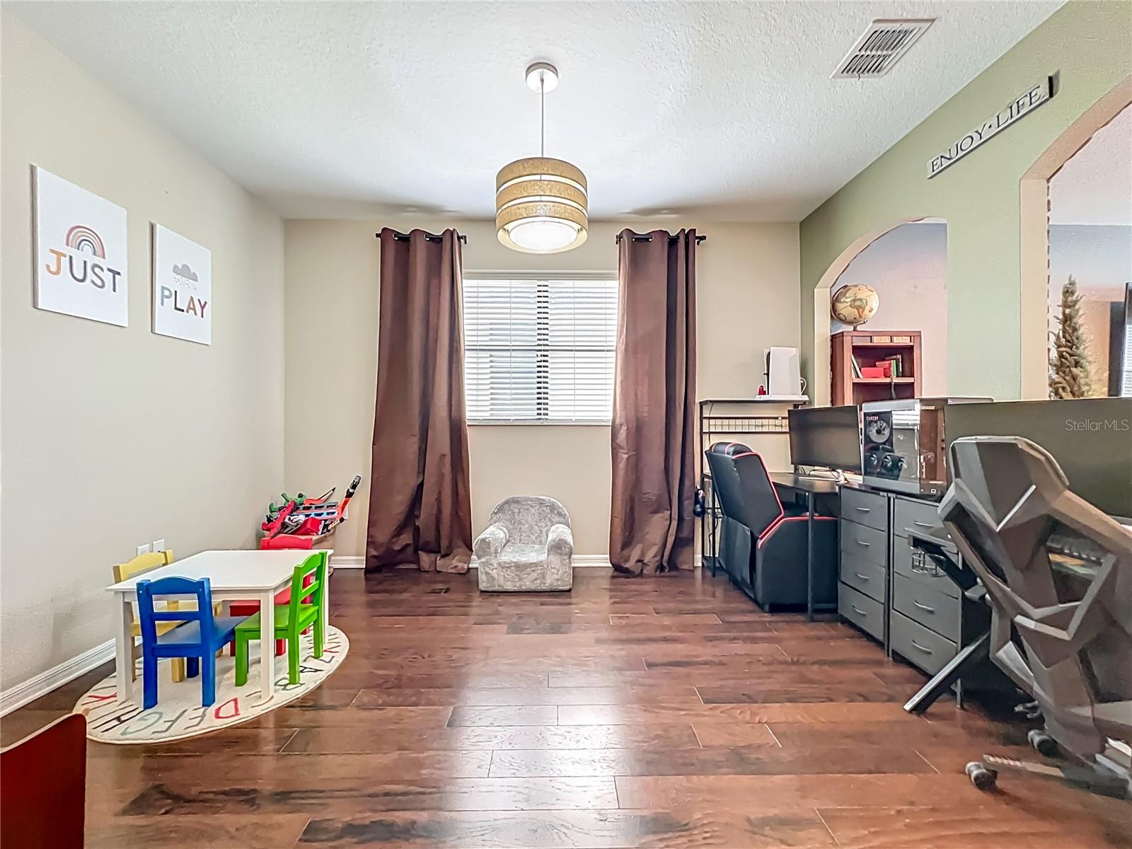 Image 24 of 43 For 10110 Armando Circle