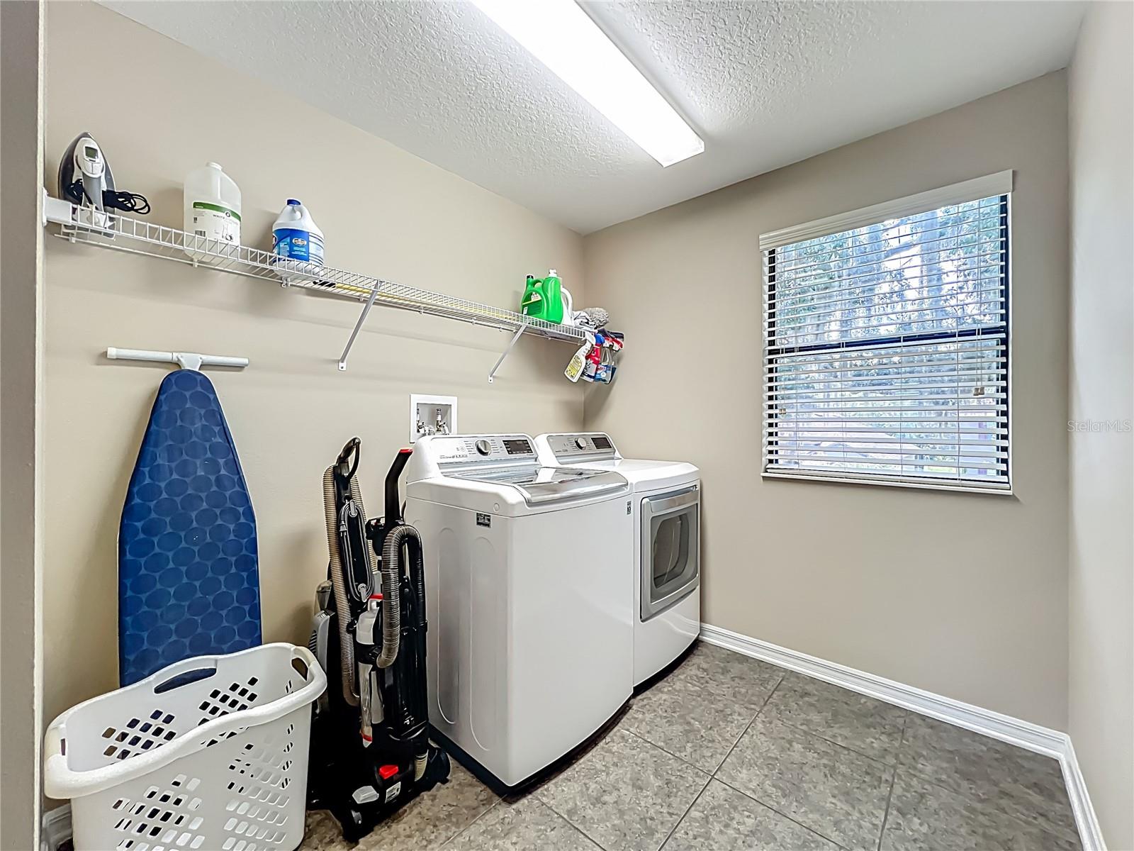 Image 38 of 43 For 10110 Armando Circle