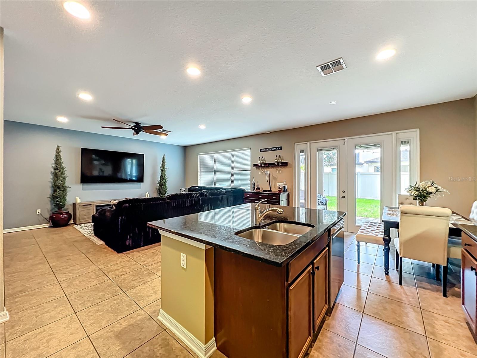 Image 6 of 43 For 10110 Armando Circle