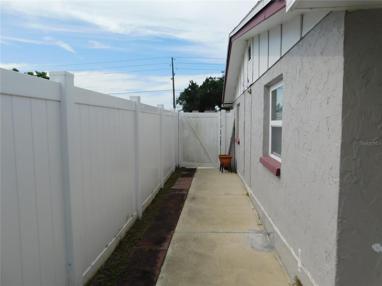 Image 16 of 19 For 3801 Darlington Road