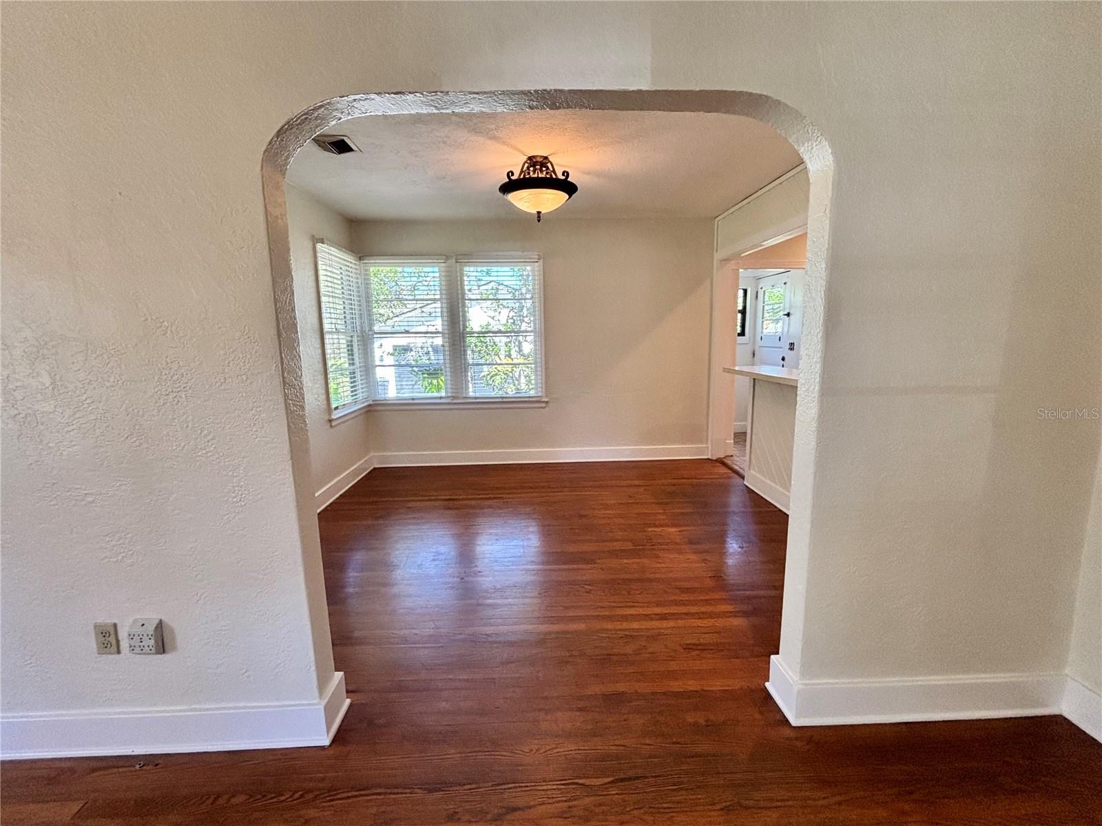 Image 10 of 63 For 211 Summerlin Avenue