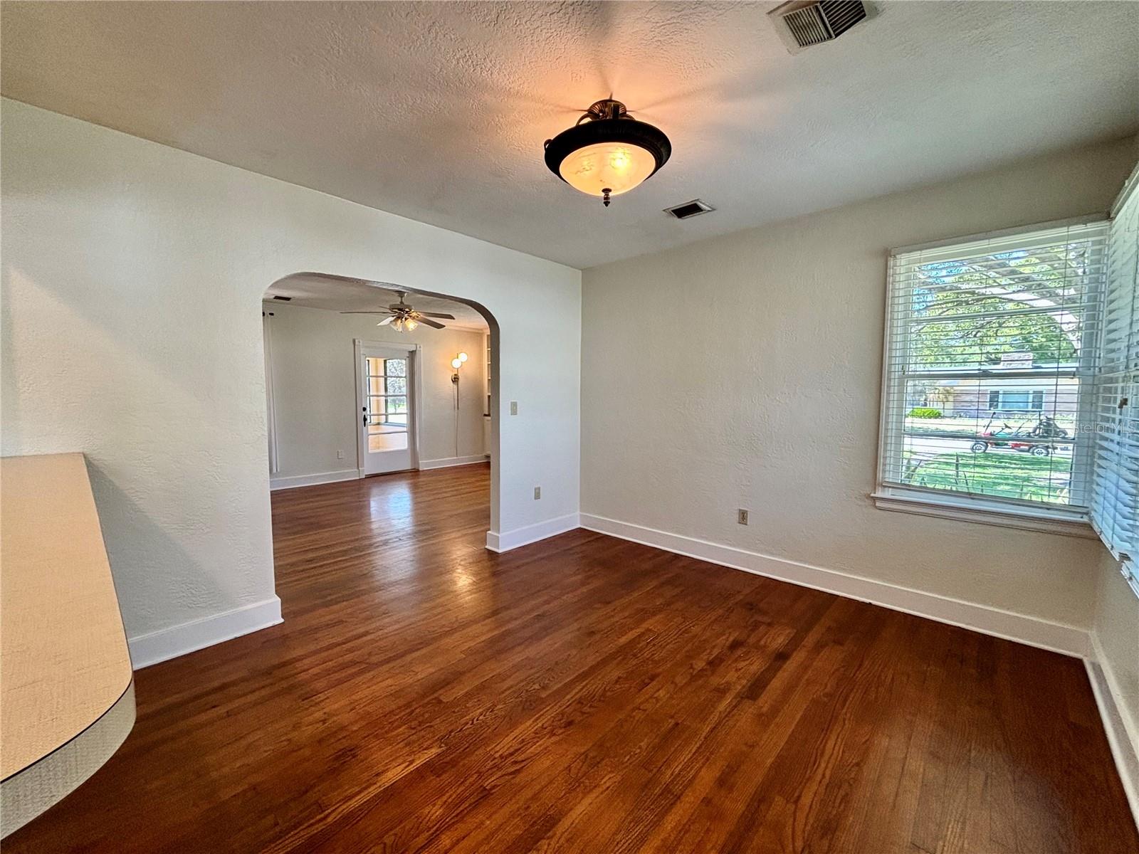 Image 11 of 63 For 211 Summerlin Avenue