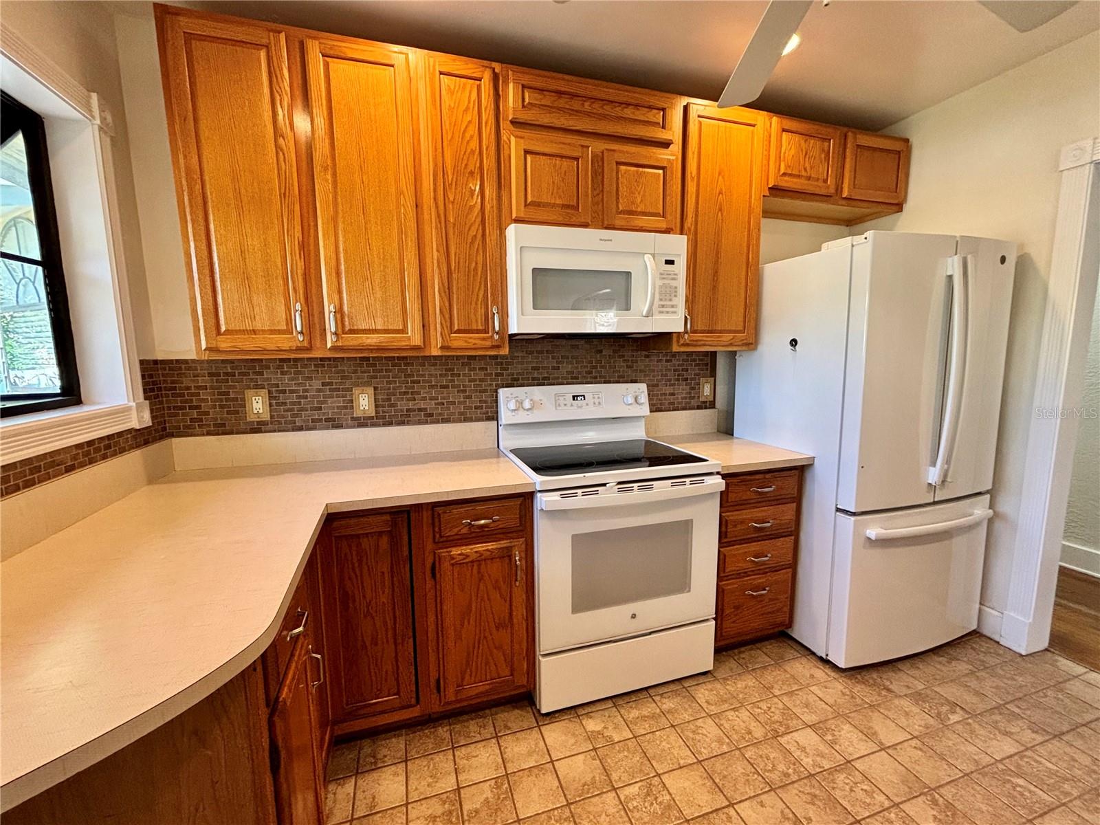 Image 16 of 63 For 211 Summerlin Avenue