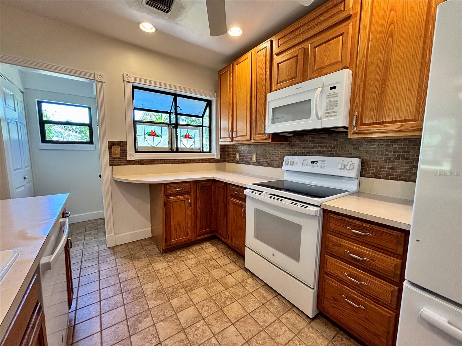 Image 17 of 63 For 211 Summerlin Avenue