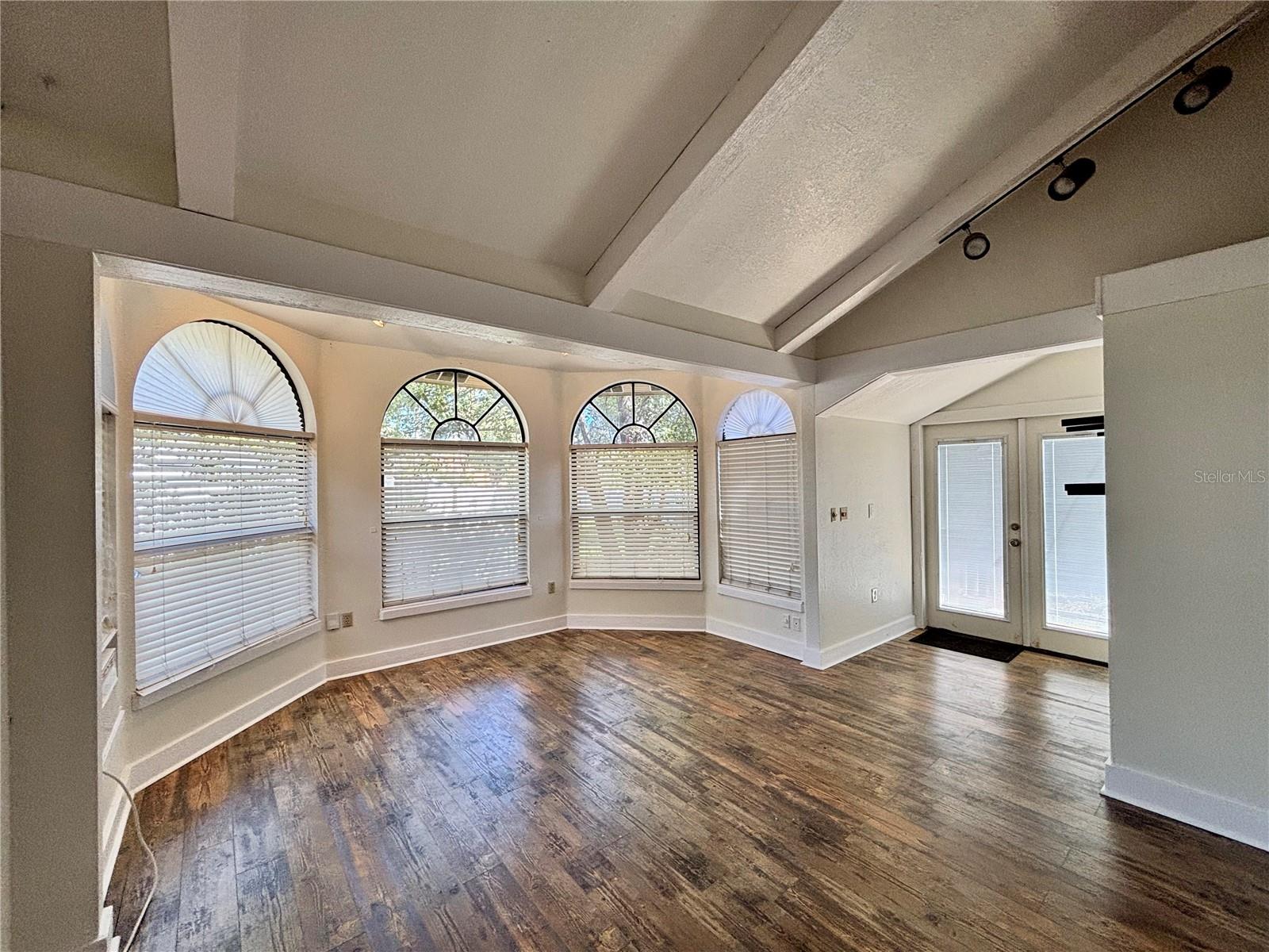 Image 24 of 63 For 211 Summerlin Avenue