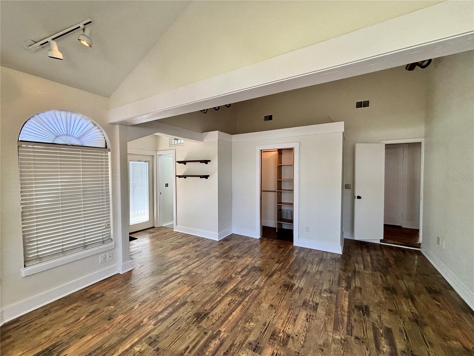 Image 25 of 63 For 211 Summerlin Avenue