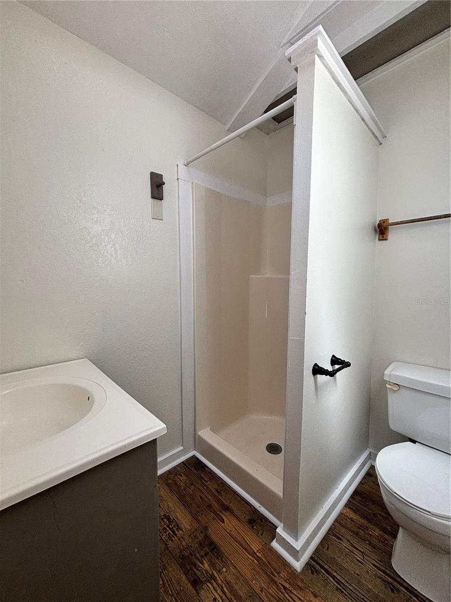 Image 26 of 63 For 211 Summerlin Avenue