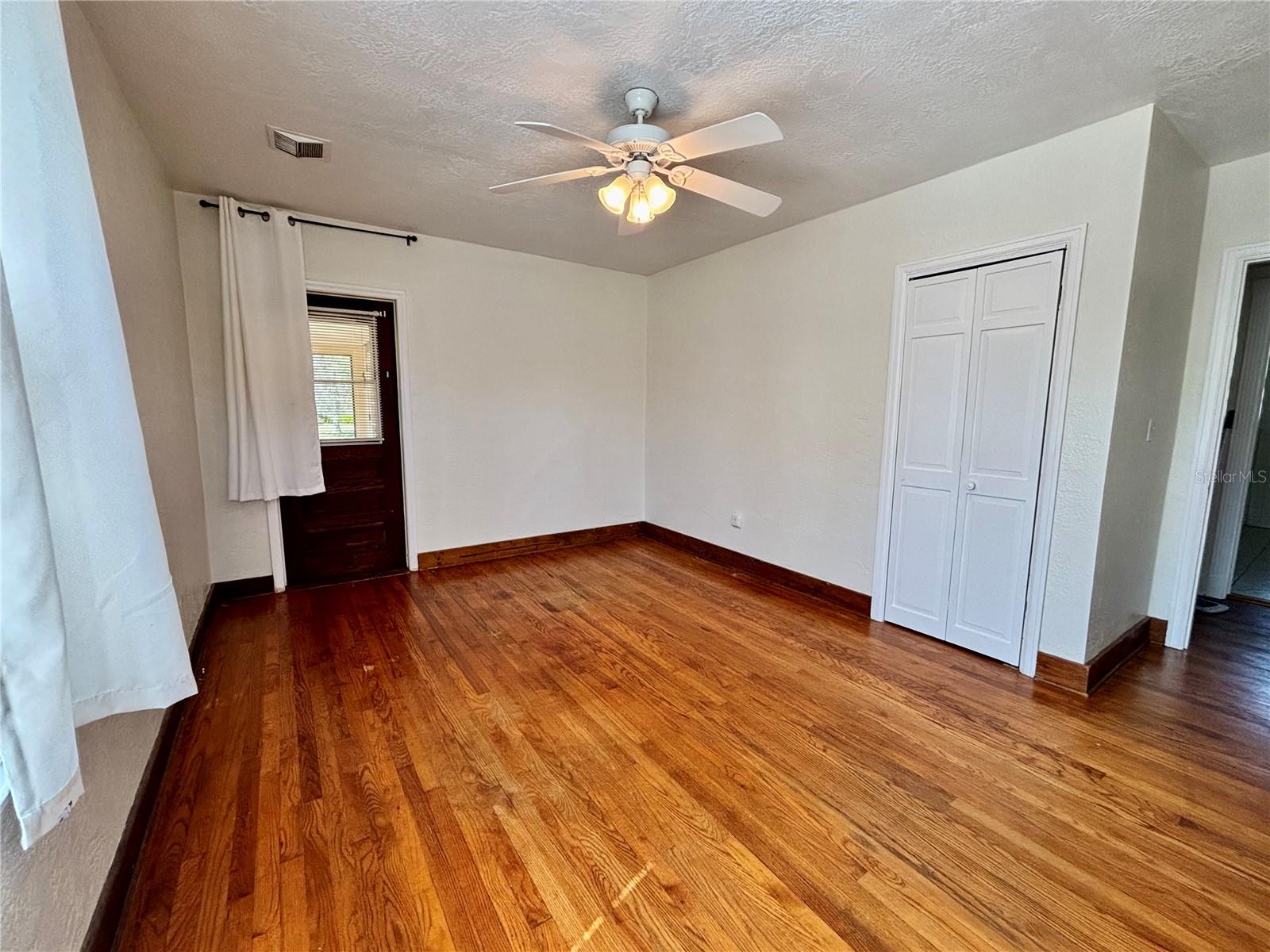 Image 28 of 63 For 211 Summerlin Avenue