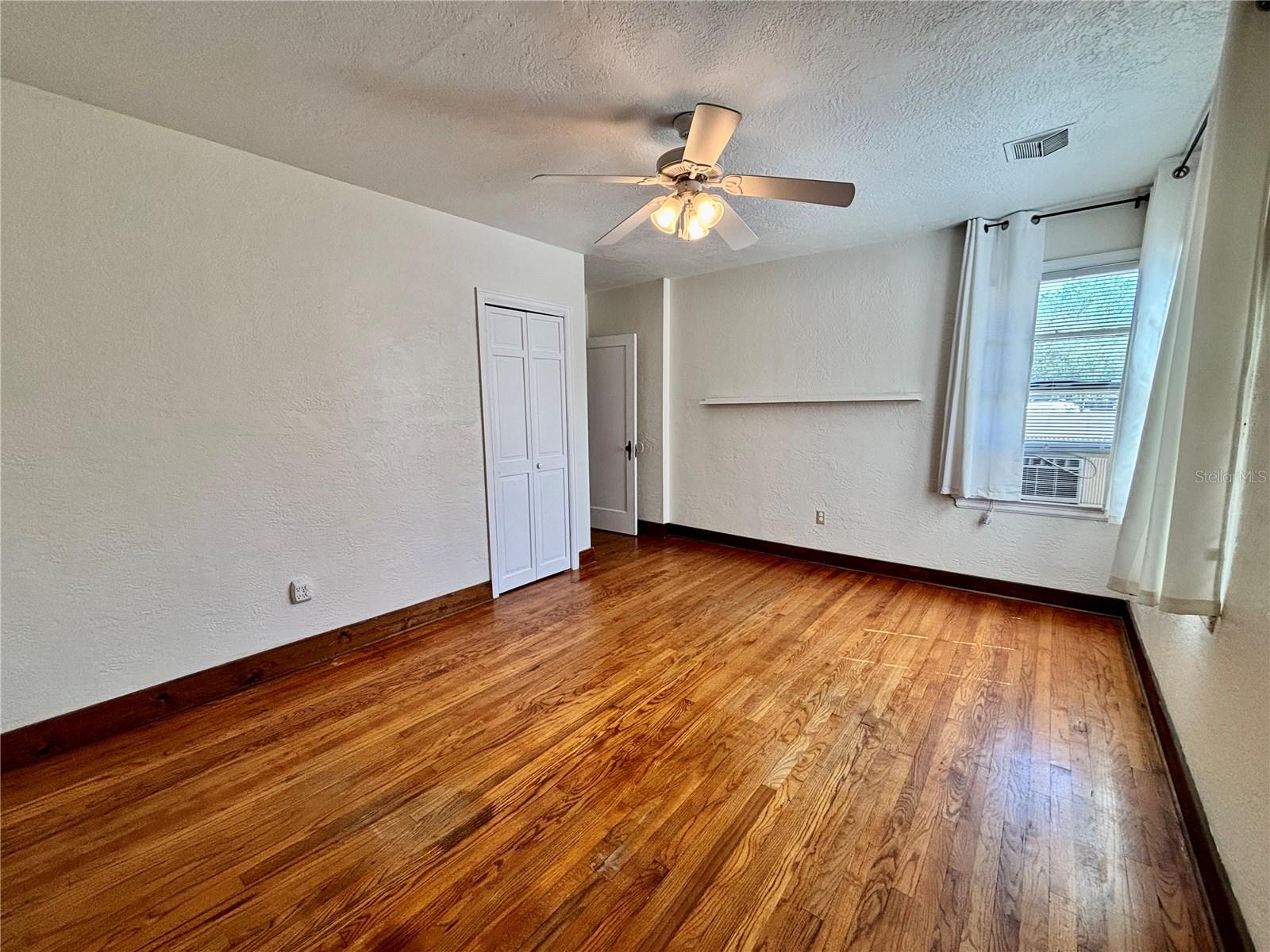 Image 30 of 63 For 211 Summerlin Avenue