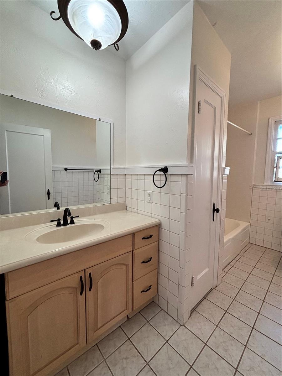 Image 31 of 63 For 211 Summerlin Avenue