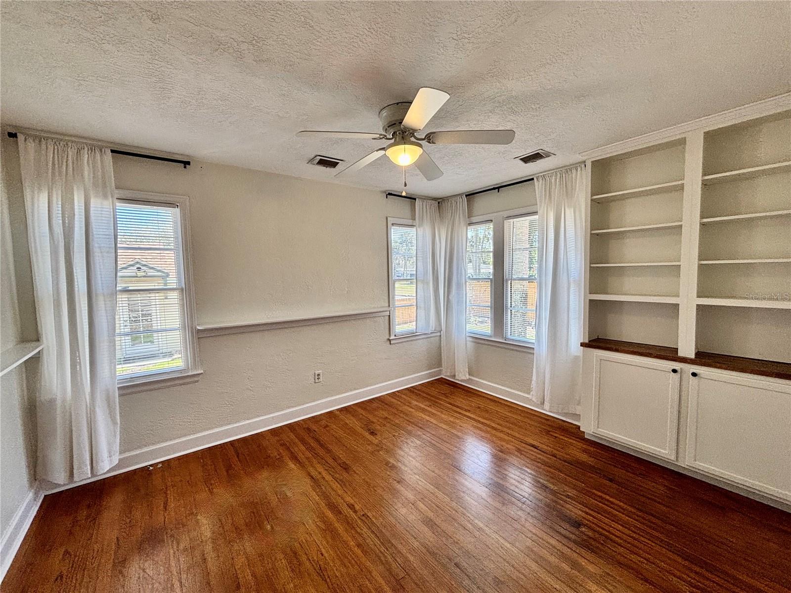 Image 35 of 63 For 211 Summerlin Avenue