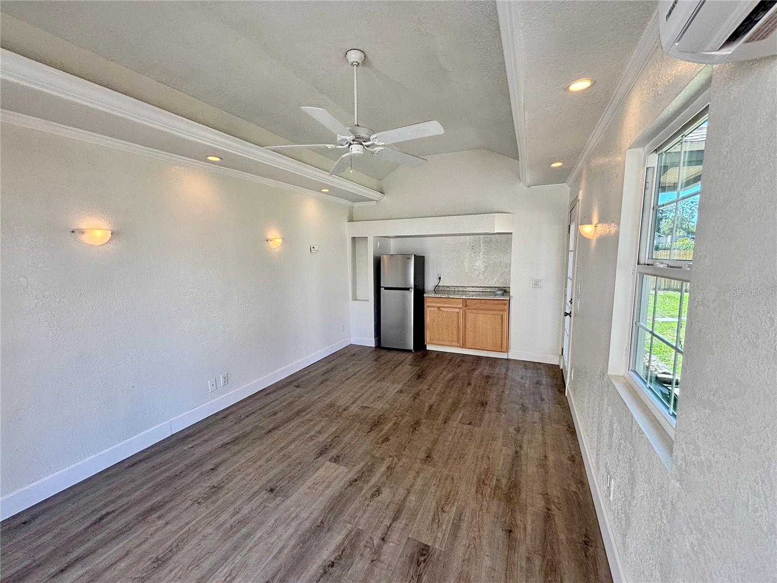 Image 45 of 63 For 211 Summerlin Avenue