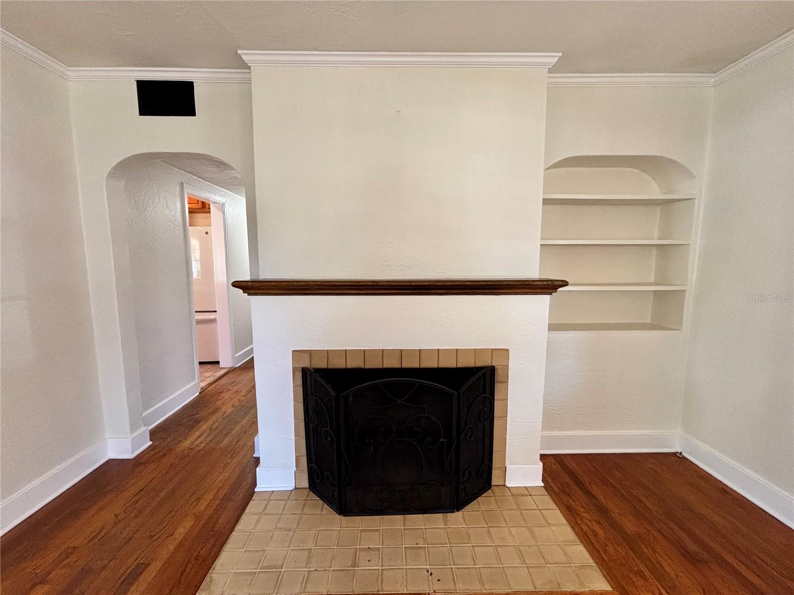 Image 5 of 63 For 211 Summerlin Avenue