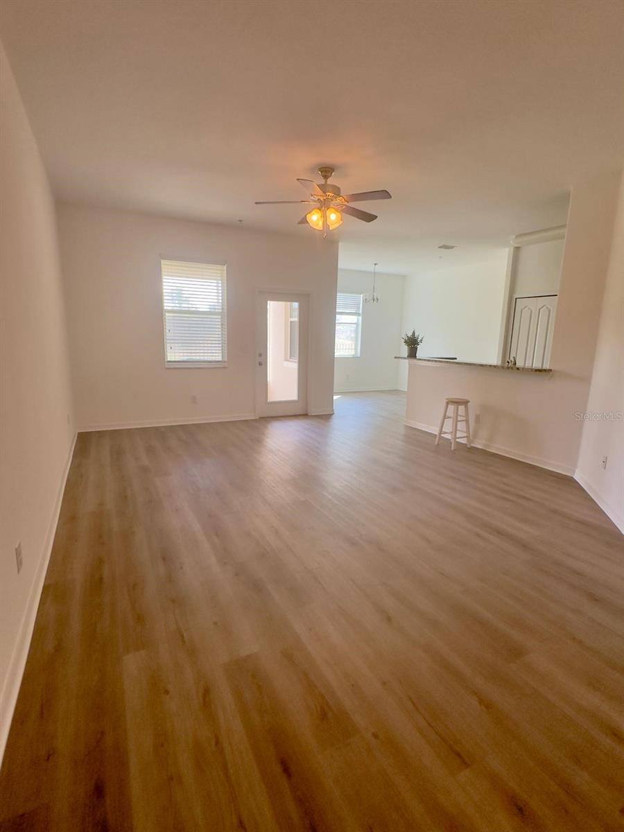 Image 3 of 32 For 1335 Priory Circle
