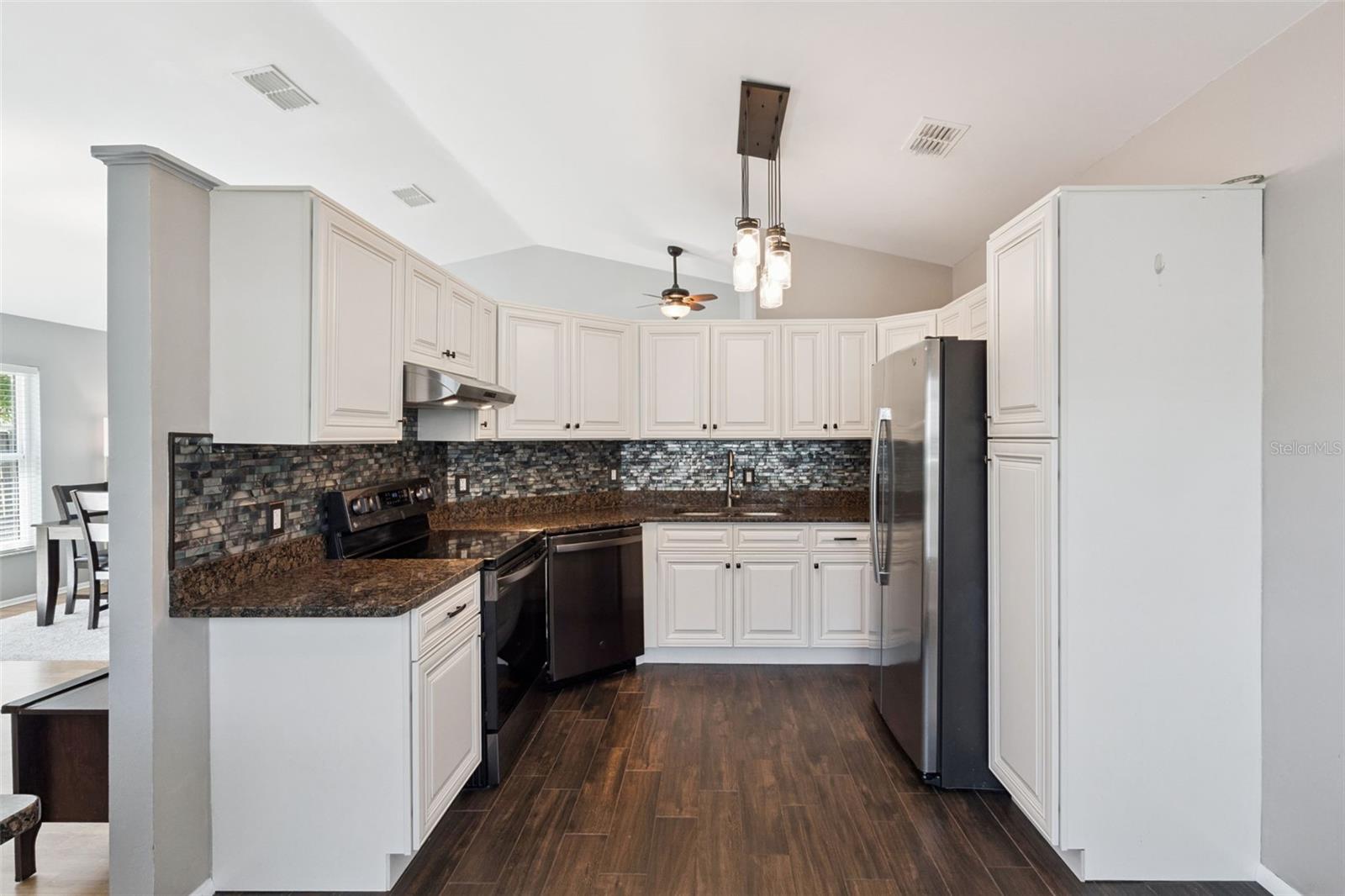 Image 10 of 31 For 7904 Dimal Court