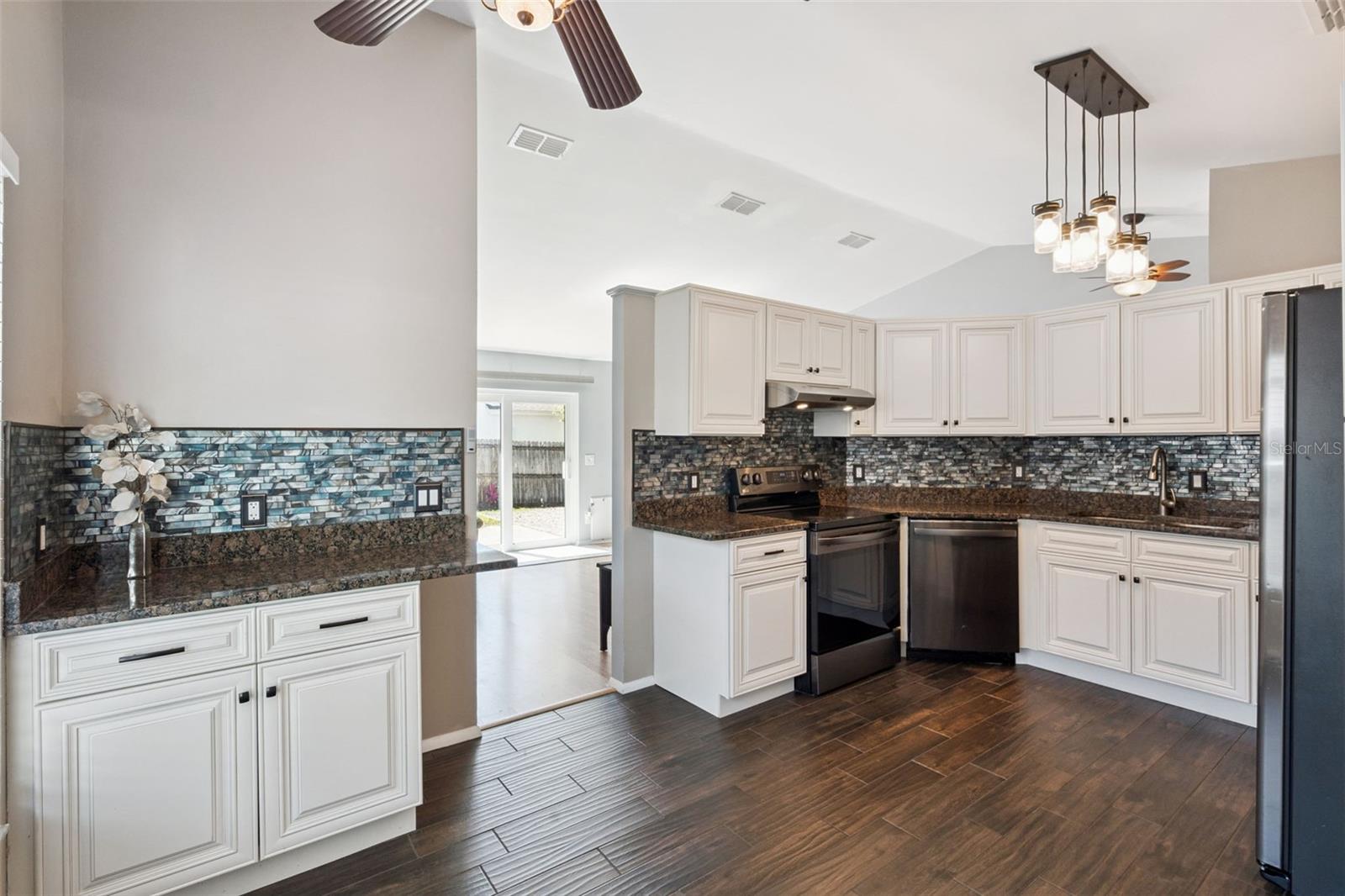 Image 2 of 31 For 7904 Dimal Court