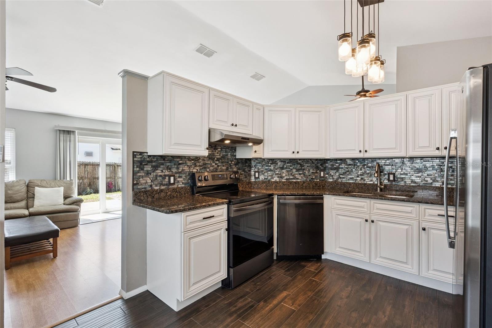 Image 9 of 31 For 7904 Dimal Court