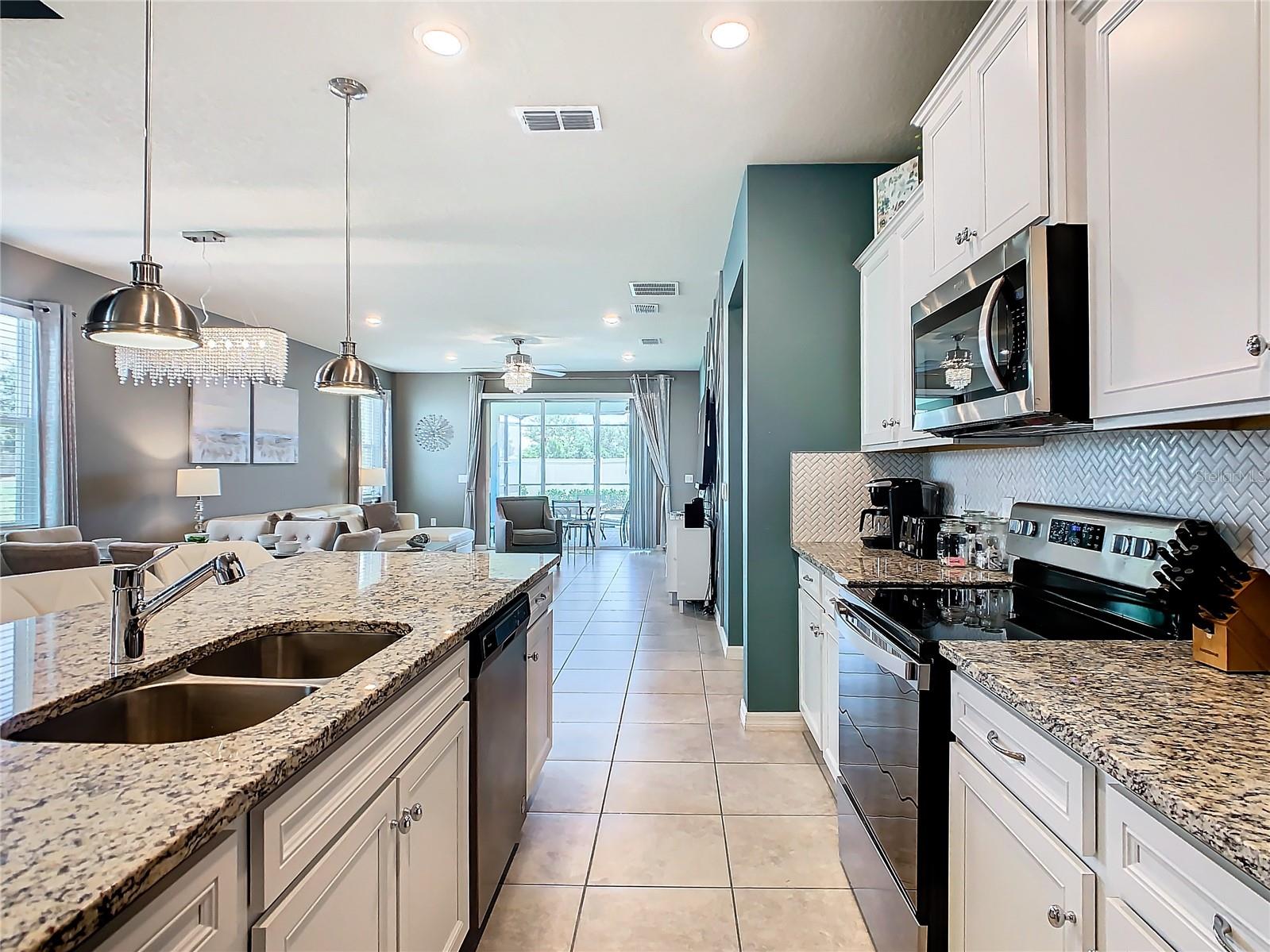 Image 16 of 58 For 3401 Lilac Way