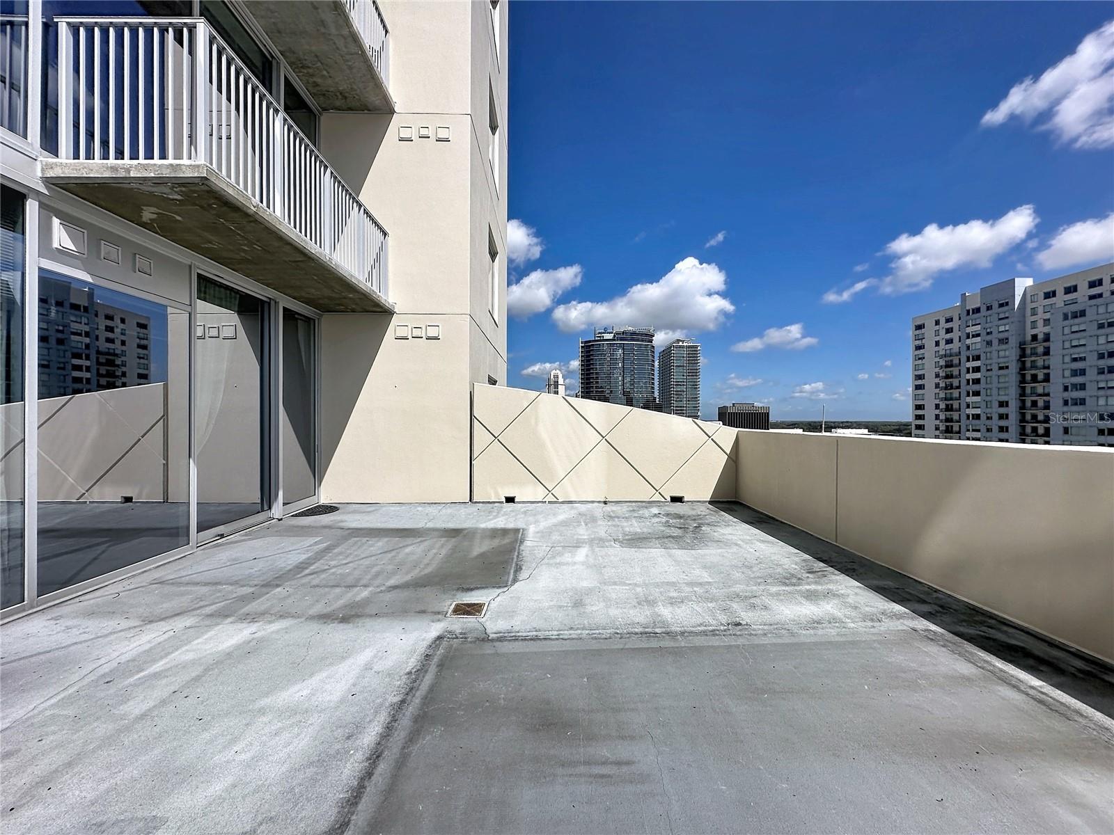 Image 16 of 30 For 155 Court Avenue 1013