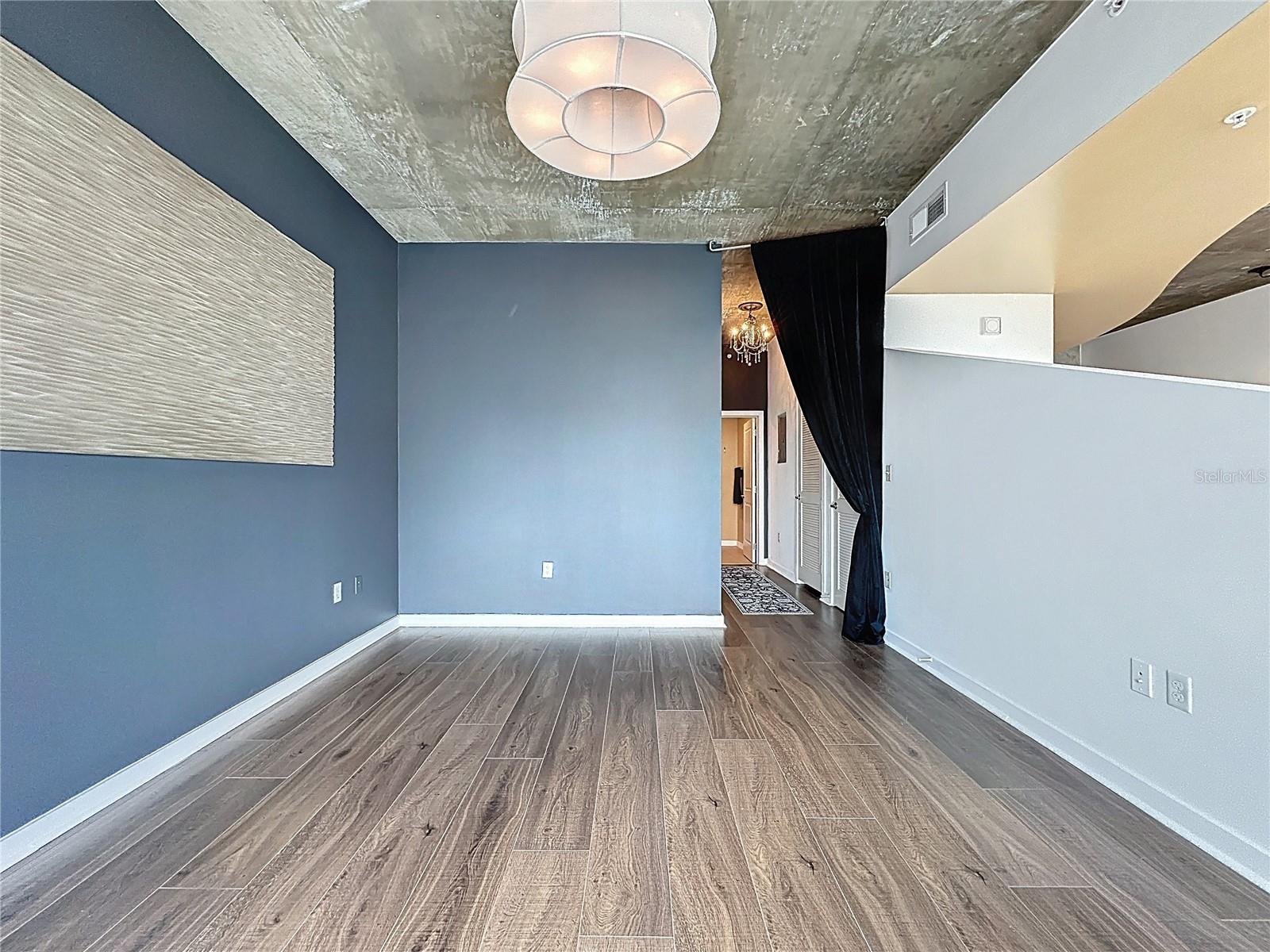 Image 18 of 30 For 155 Court Avenue 1013