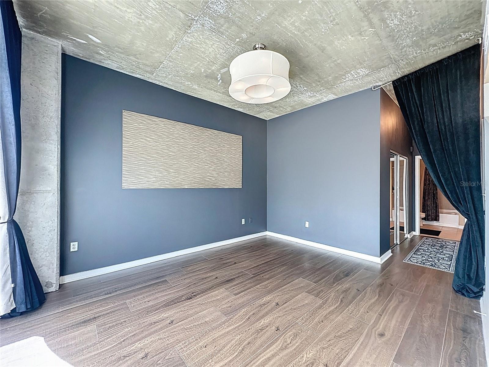 Image 19 of 30 For 155 Court Avenue 1013